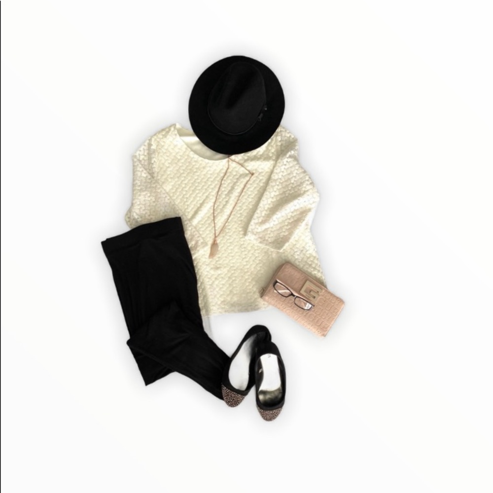 Beautiful 3/4 arm blouse